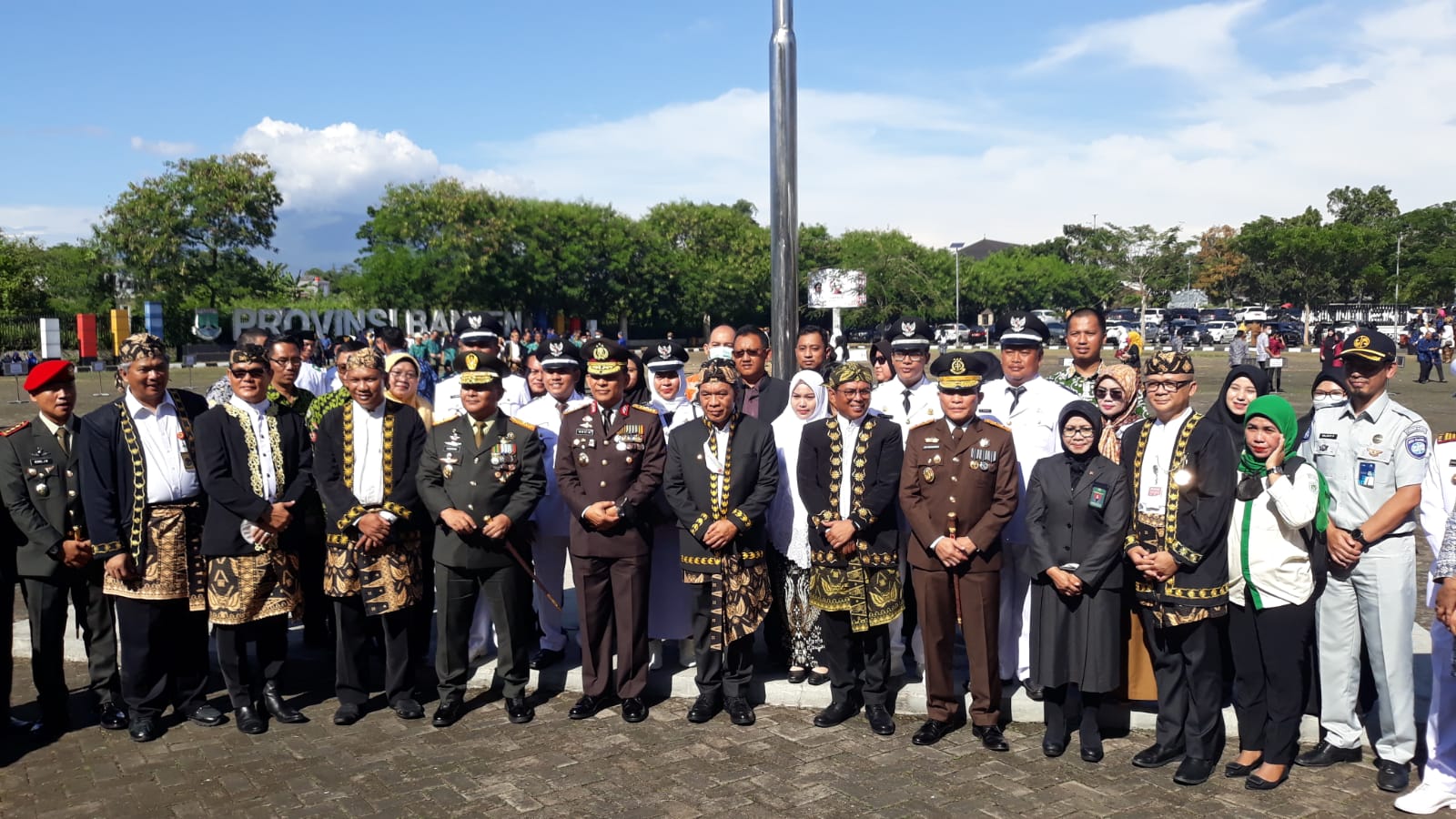 SMAIT Raudhatul Jannah Cilegon menerima Penghargaan dari Gubernur Banten dalam rangka HUT Provinsi Banten ke-22 tahun 2022